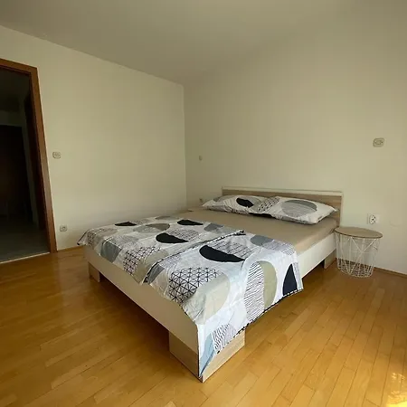 Little Sunlight Oasis Apartman