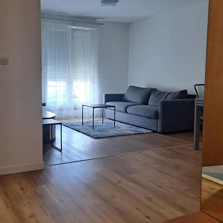 Little Sunlight Oasis Apartman *